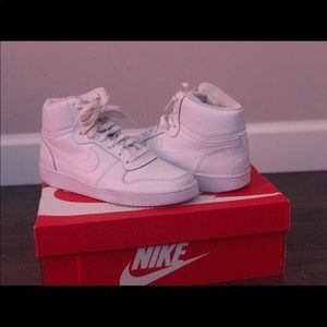 WMNS NIKE EBERNON MID